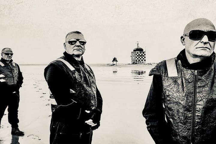 Front 242