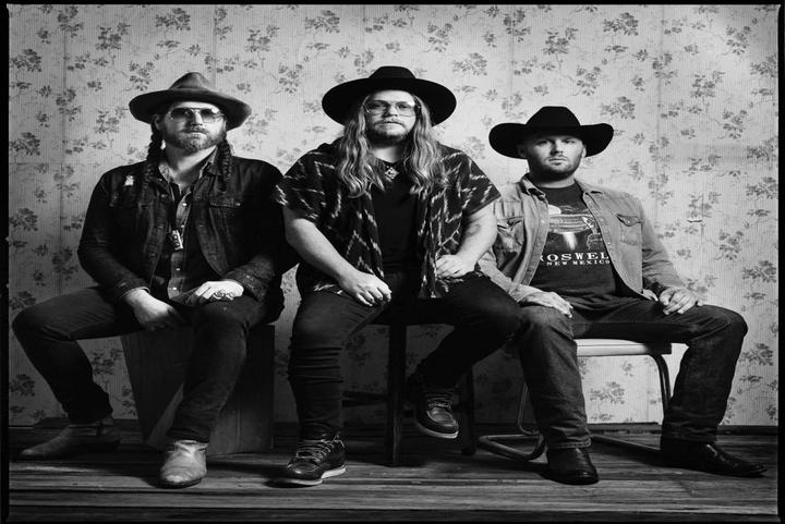 Quaker City Night Hawks / Mike and the Moonpies