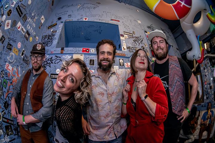 Pixie & The Partygrass Boys