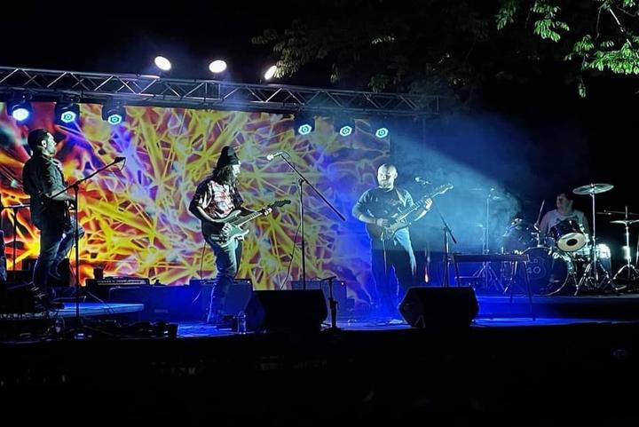 Old 40: Backyard Show